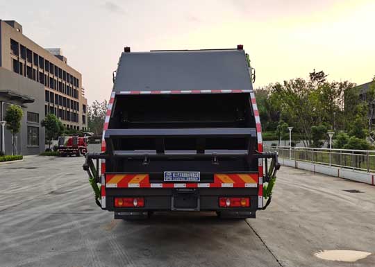 程力牌CL5181ZYS6SJ壓縮式垃圾車公告圖片