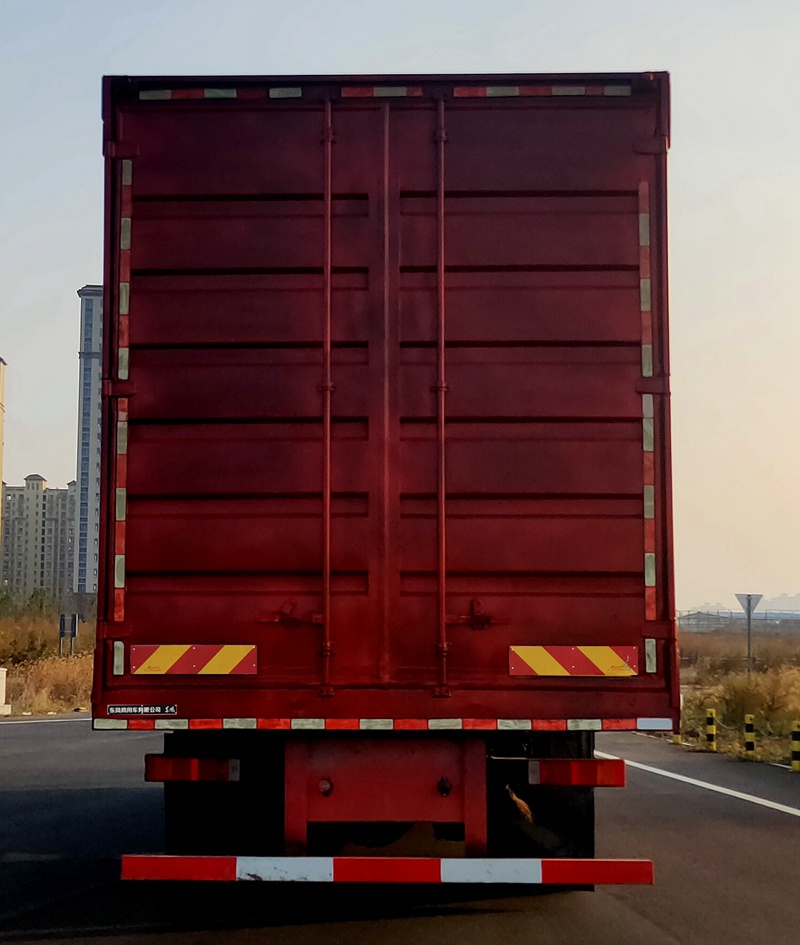 東風(fēng)牌DFH5250XXYD5廂式運(yùn)輸車公告圖片