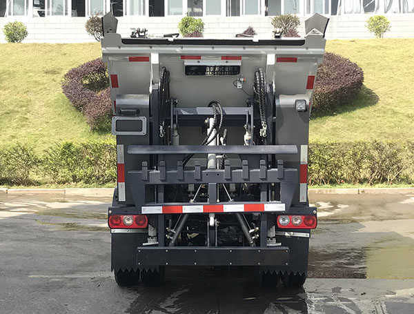 福龍馬牌FLM5040ZZZNJ6H自裝卸式垃圾車(chē)公告圖片