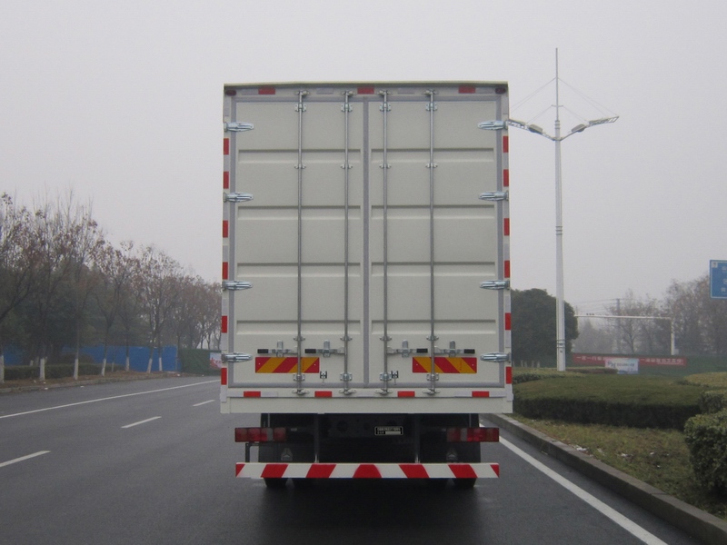 豪沃牌ZZ5187XXYK711JF1廂式運(yùn)輸車(chē)公告圖片