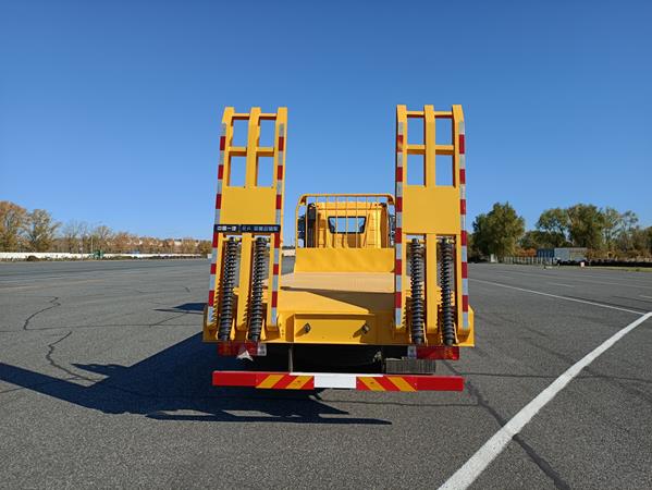 解放牌CA5310TPBP62K1L6T4E6平板運(yùn)輸車(chē)公告圖片