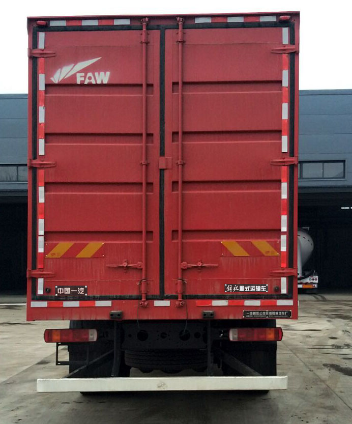 解放牌CA5244XXYPK2L6T3E6A80廂式運輸車公告圖片