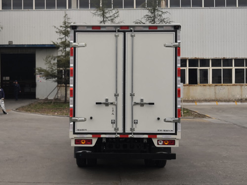 福田牌BJ5045XXY9AB7-26廂式運(yùn)輸車(chē)公告圖片