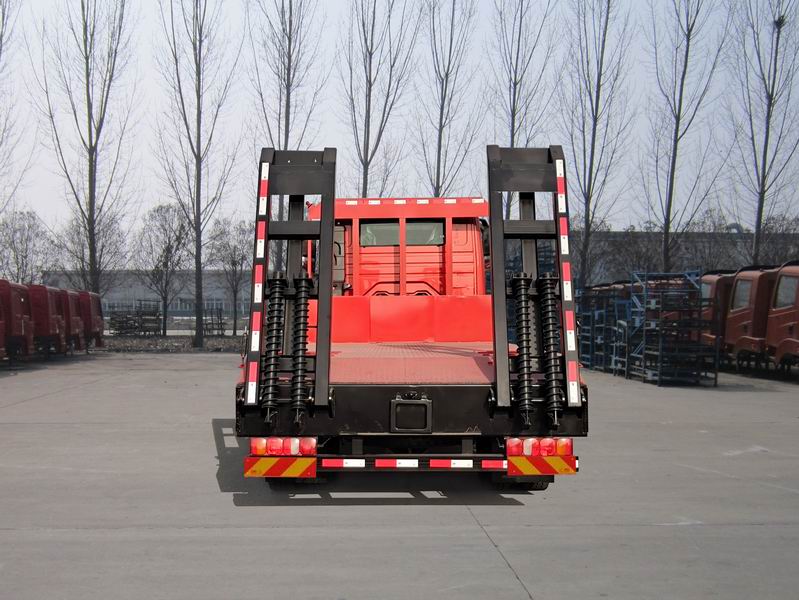 豪沃牌ZZ5187TPBK511JF1平板運(yùn)輸車公告圖片