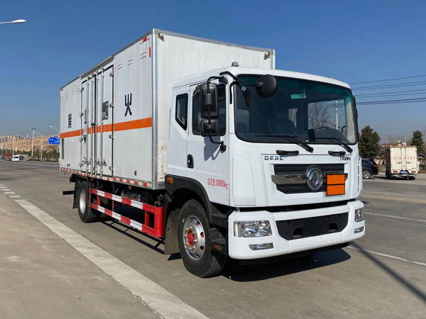 楚勝牌CSC5185XFW6腐蝕性物品廂式運(yùn)輸車