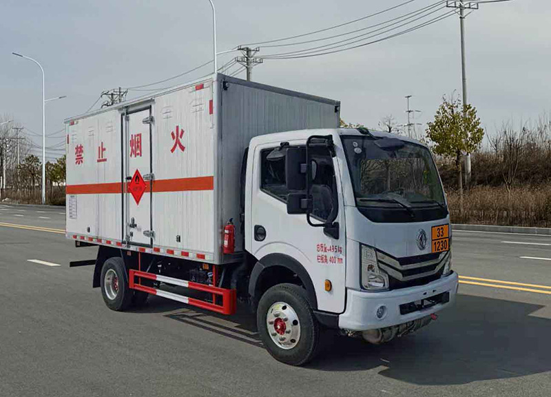 楚飛牌CLQ5041XRY6E易燃液體廂式運(yùn)輸車公告圖片