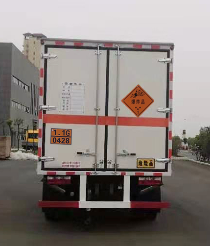 順風(fēng)智造牌SFZ5045XQYEQ6爆破器材運(yùn)輸車公告圖片