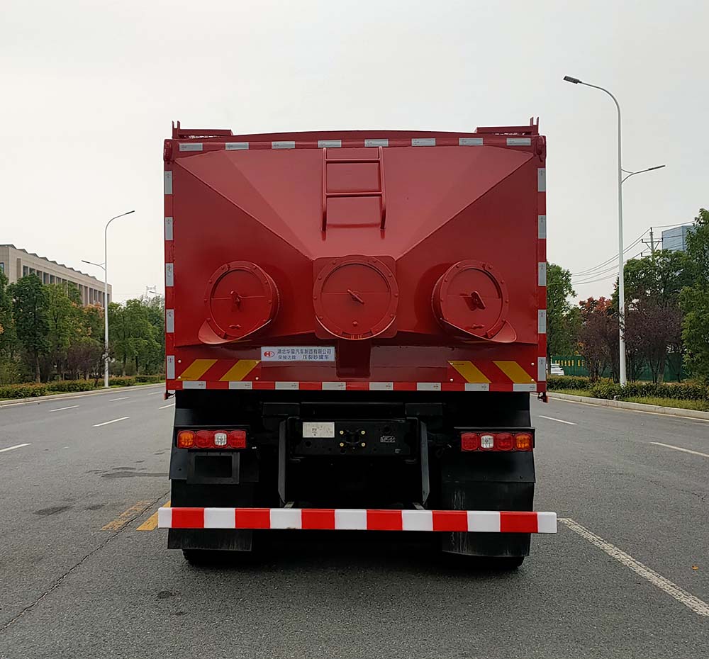 壓裂砂罐車圖片