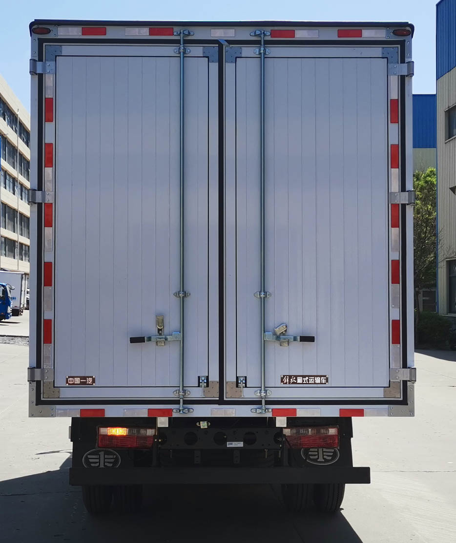 解放牌CA5046XXYP40K50L1E6A84廂式運輸車公告圖片