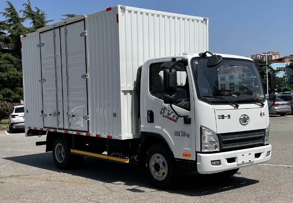 解放牌CA5071XXYP40K45L2E6A84廂式運(yùn)輸車公告圖片