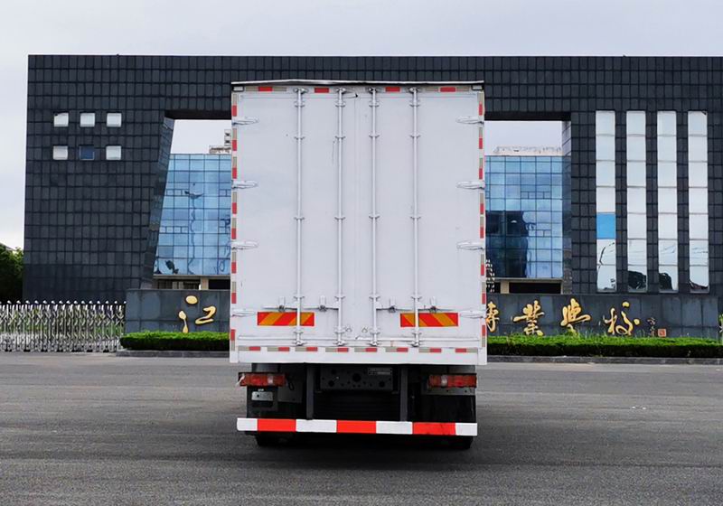 汕德卡牌ZZ5266XXYV604HF1K廂式運(yùn)輸車公告圖片