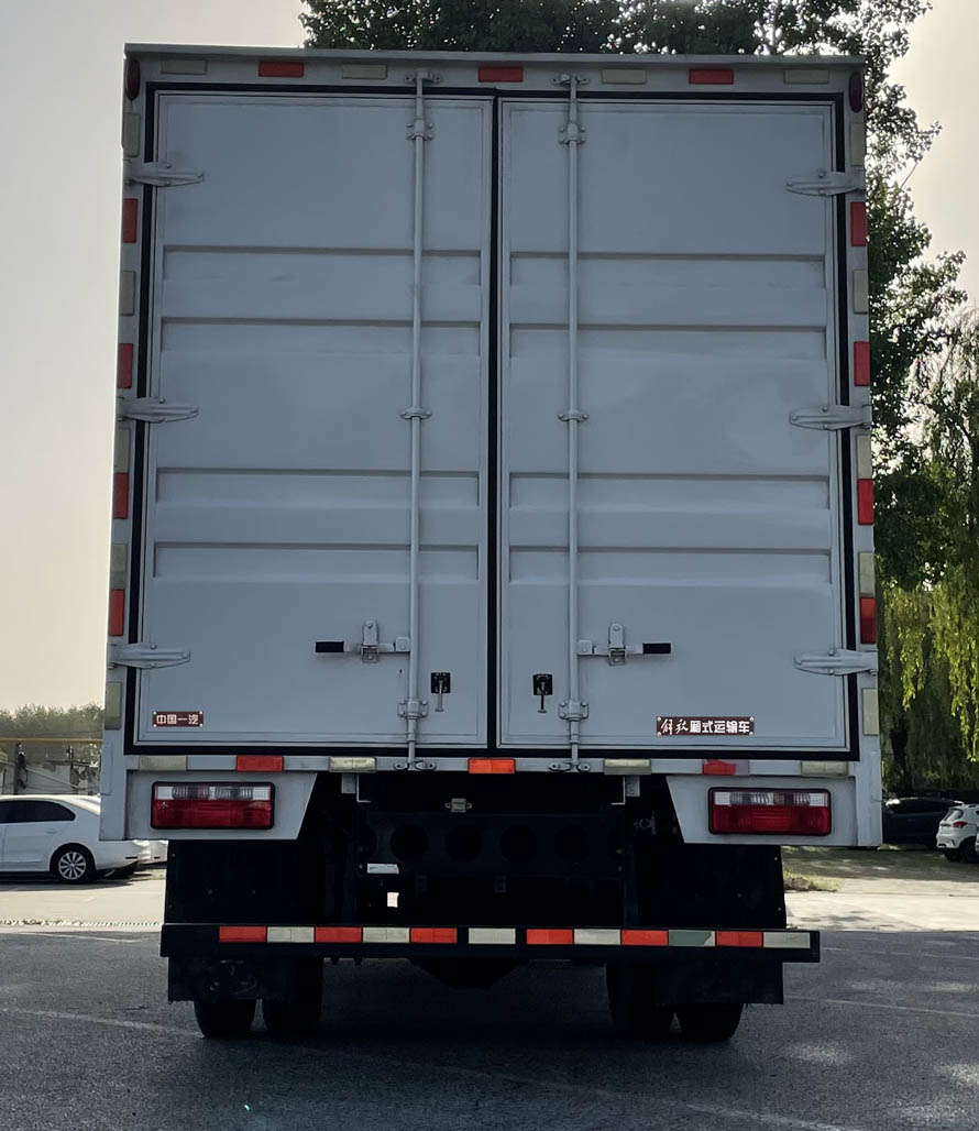 解放牌CA5100XXYP40K45L4E6A84廂式運輸車公告圖片