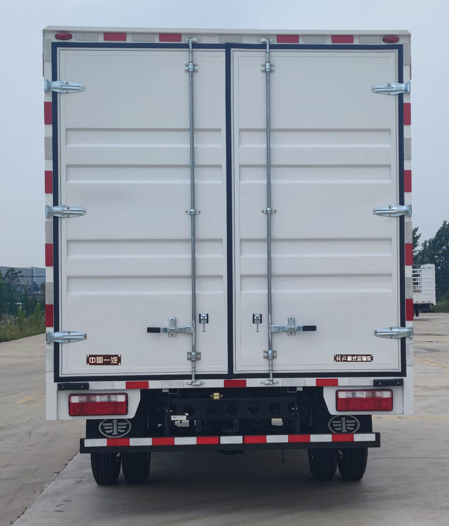 解放牌CA5049XXYP40K56L2E6A84廂式運輸車公告圖片