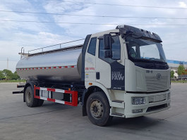 鲜奶运输车