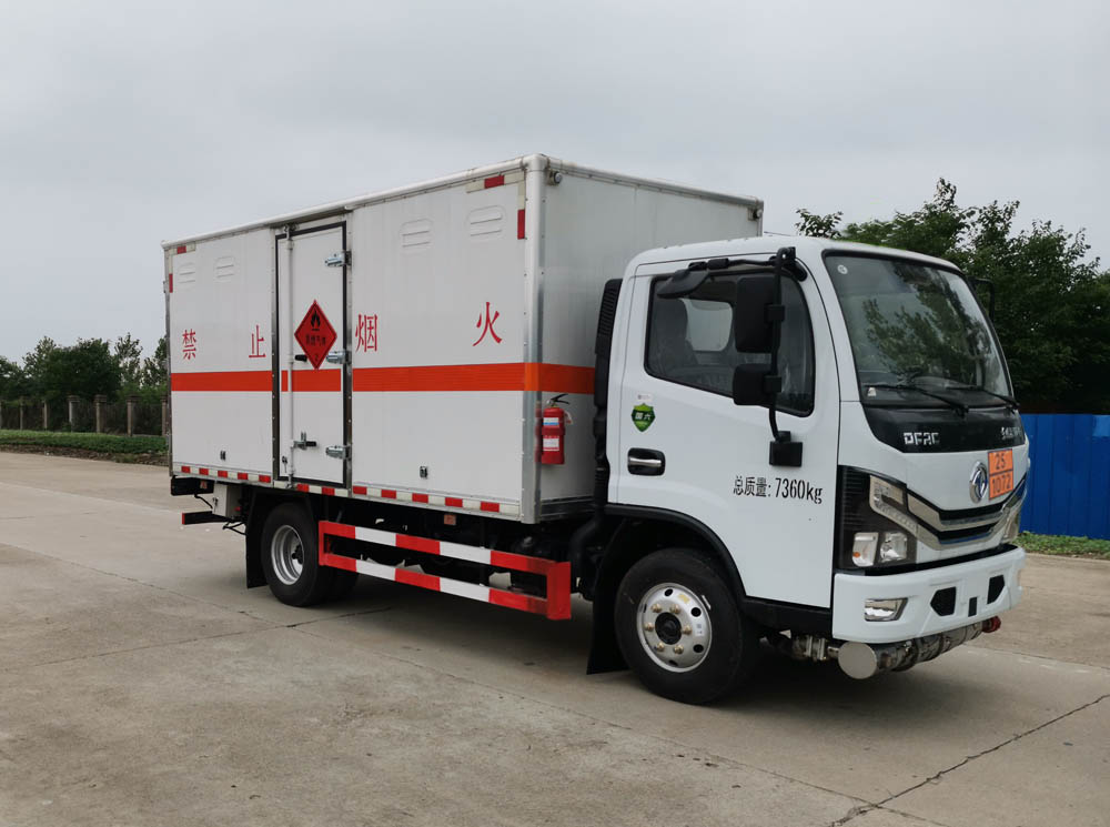 大力牌DLQ5070XRQEQ6易燃?xì)怏w廂式運(yùn)輸車公告圖片