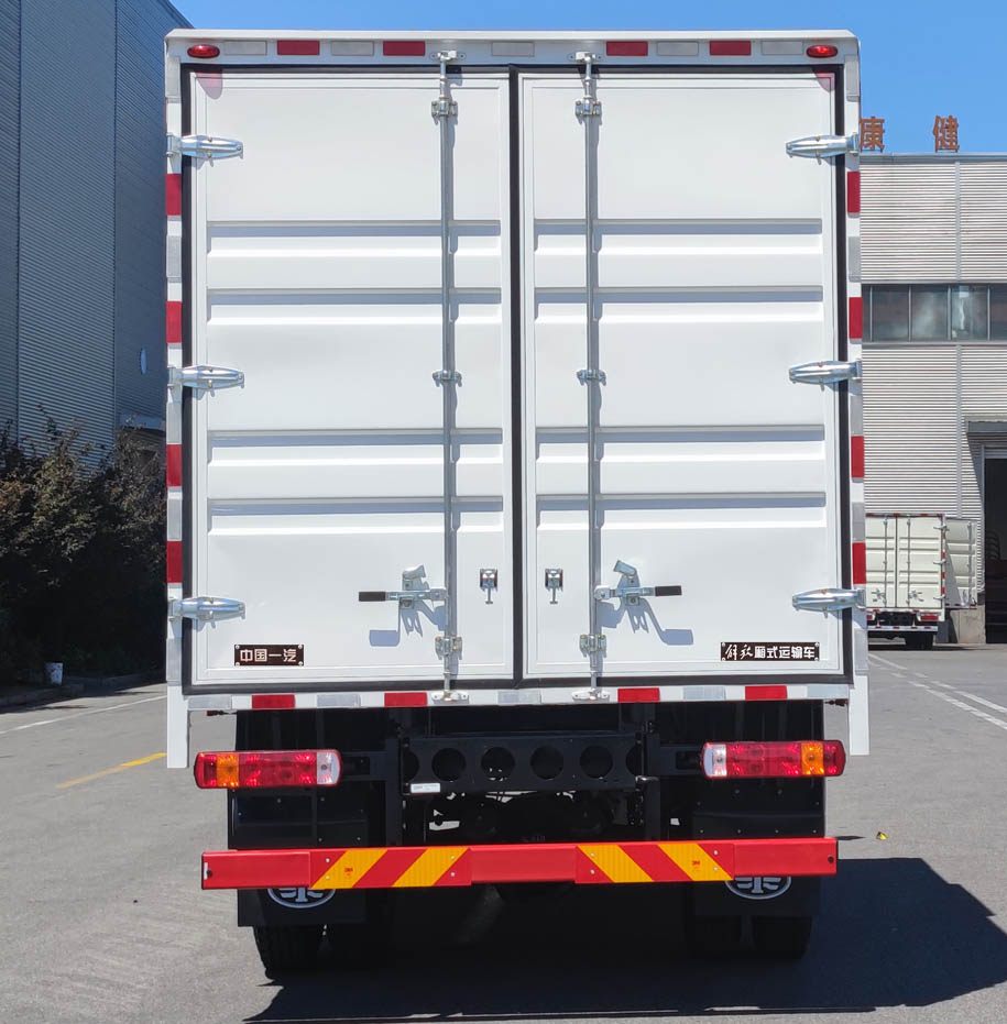 解放牌CA5140XXYP40K42L2E6A85廂式運輸車公告圖片