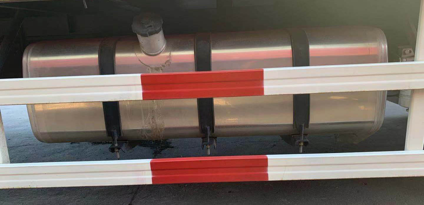 解放牌CA5189XXYPK1L7E6A80廂式運(yùn)輸車公告圖片