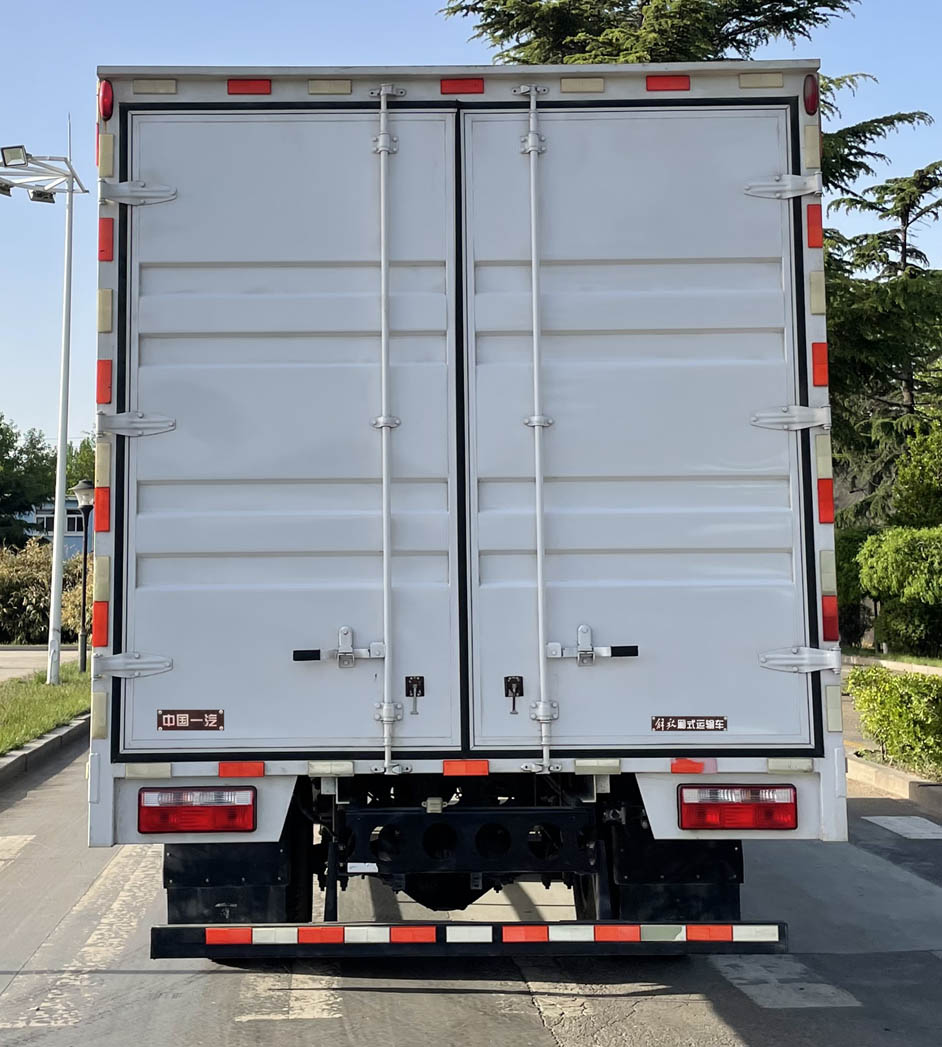 解放牌CA5110XXYP40K45L4E6A84廂式運(yùn)輸車(chē)公告圖片