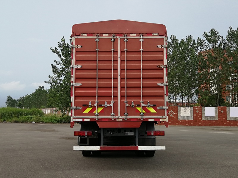 豪沃牌ZZ5317CCYN46MJF1倉柵式運輸車公告圖片