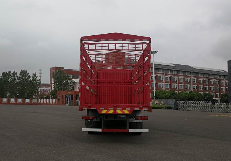 汕德卡牌ZZ5256CCQN56CGF1畜禽運輸車公告圖片