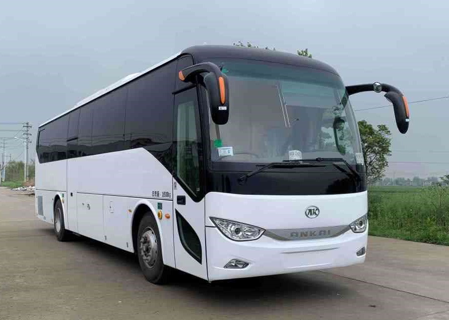 躍邁牌YMZ5160XYL6醫(yī)療車(chē)