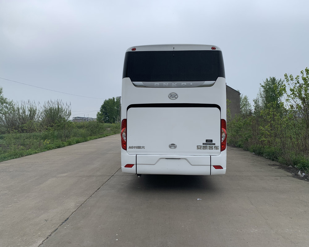 躍邁牌YMZ5160XYL6醫(yī)療車公告圖片