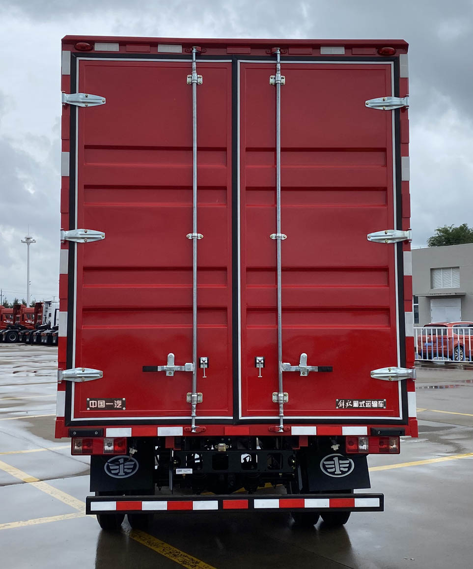 解放牌CA5047XXYP40K50L2E6A84廂式運輸車公告圖片