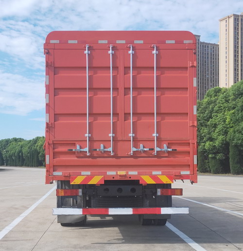 東風牌DFH5180CCYE17倉柵式運輸車公告圖片