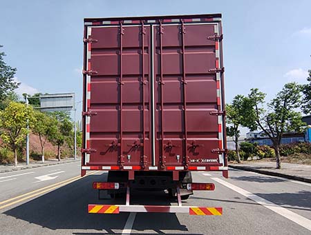 解放牌CA5180XXYPK8L5E6A90廂式運(yùn)輸車公告圖片