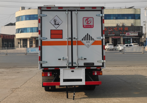 專力牌ZLC5047XZWZ6雜項危險物品廂式運輸車公告圖片