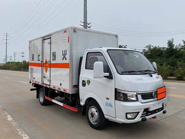 楚勝牌CSC5045XQY6爆破器材運(yùn)輸車(chē)