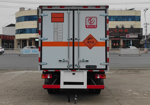 專力牌ZLC5047XQYZ6爆破器材運(yùn)輸車公告圖片