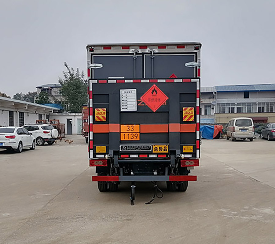 大力牌DLQ5042XRYBJ6易燃液體廂式運(yùn)輸車公告圖片