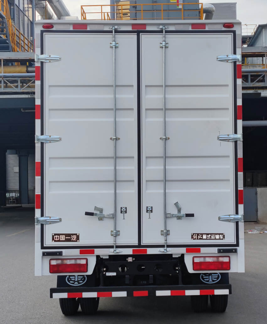解放牌CA5048XXYP40K41L2E6A84廂式運(yùn)輸車公告圖片