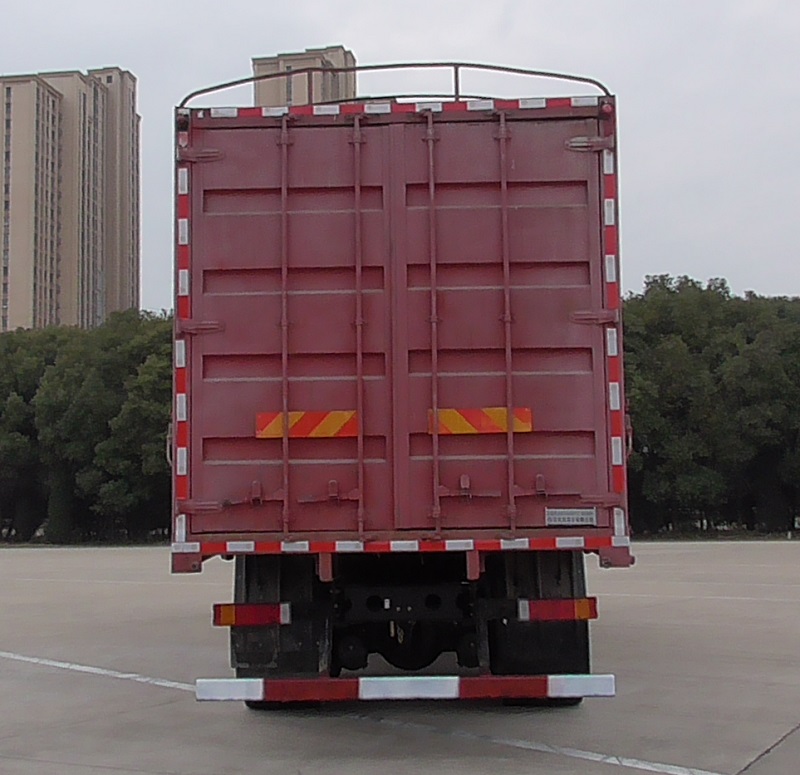 東風(fēng)牌DFH5310CCQDX13畜禽運(yùn)輸車公告圖片
