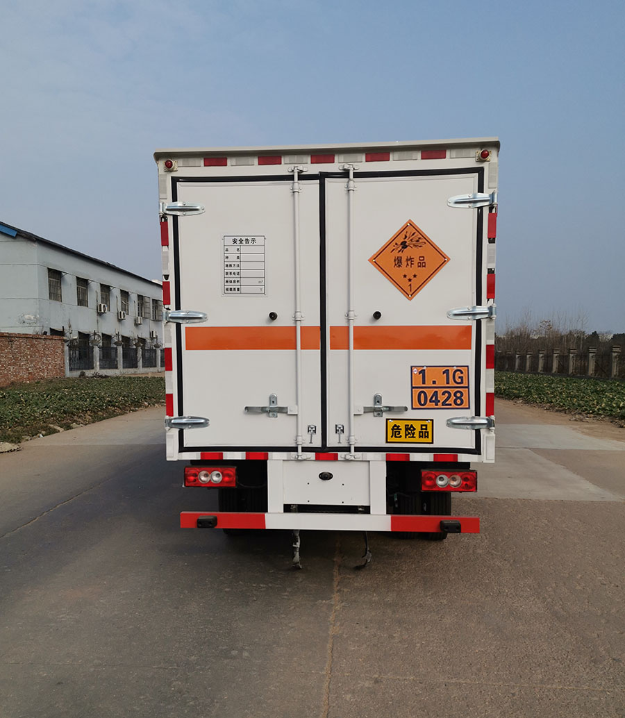 大力牌DLQ5042XQYBJ6爆破器材運(yùn)輸車公告圖片