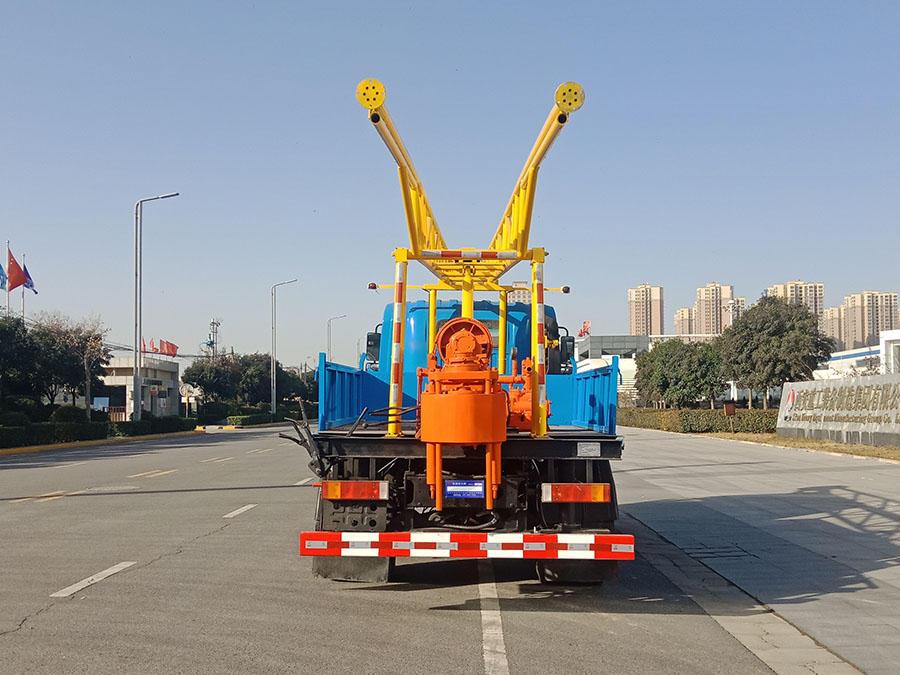 奈森聯(lián)合牌XNS5090TZJEQ6鉆機(jī)車公告圖片