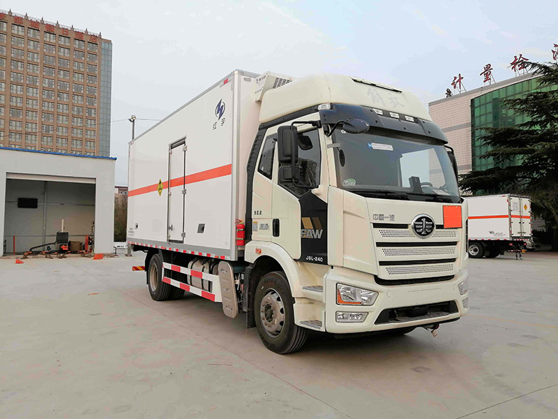 紅宇牌HYJ5180XYW-CA氧化性物品廂式運(yùn)輸車