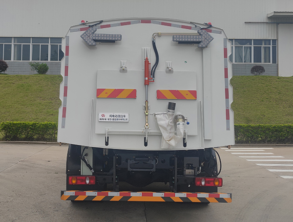 福龍馬牌FLM5183TXSDFBEV純電動(dòng)洗掃車公告圖片