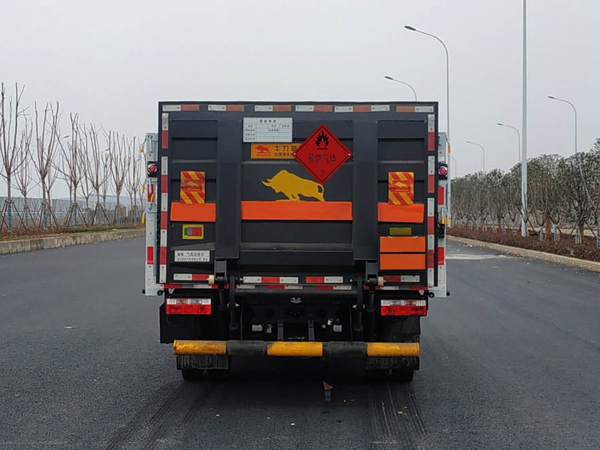 楚勝牌CSC5095TQP6氣瓶運(yùn)輸車(chē)公告圖片