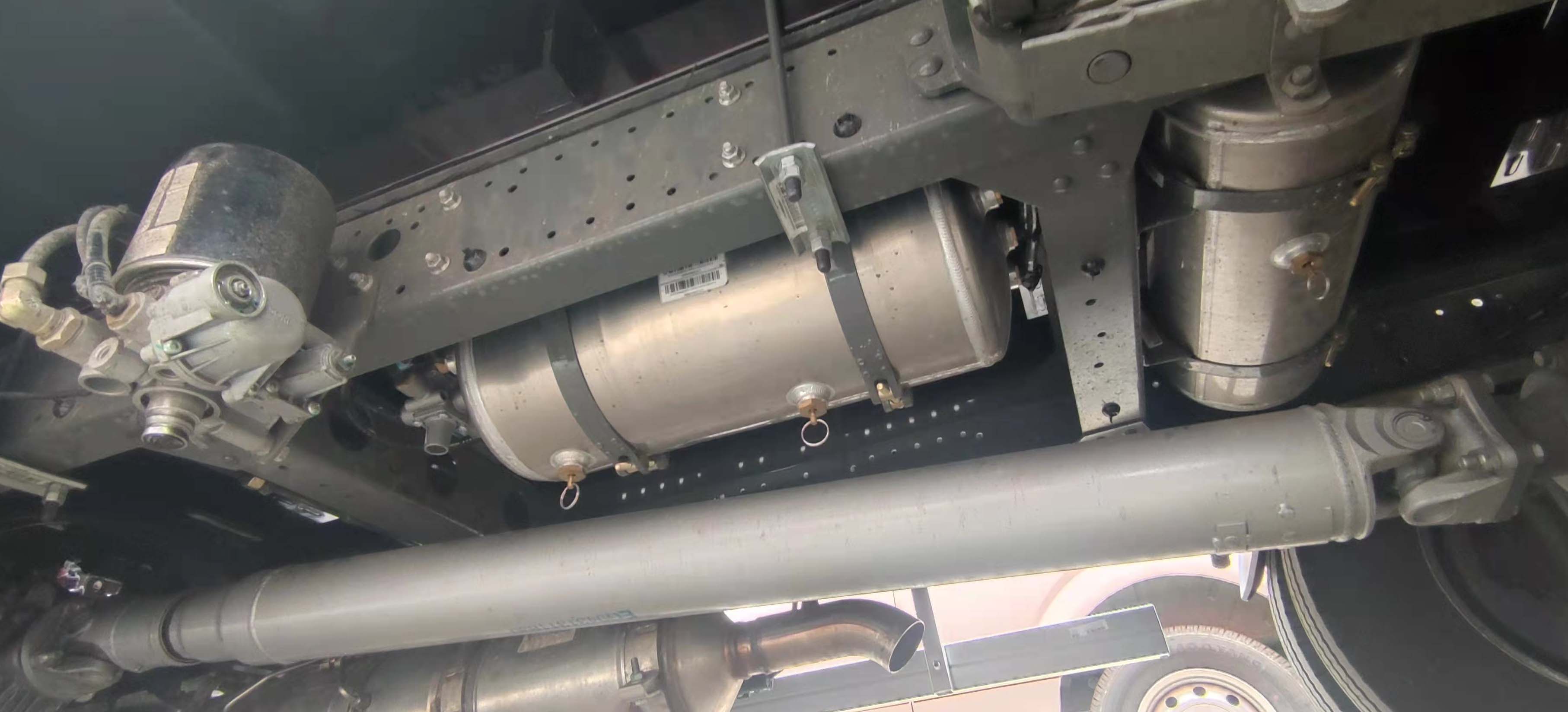 王牌牌CDW5044XXYG331DFA廂式運(yùn)輸車公告圖片