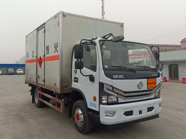 楚勝牌CSC5095XRY6易燃液體廂式運(yùn)輸車(chē)