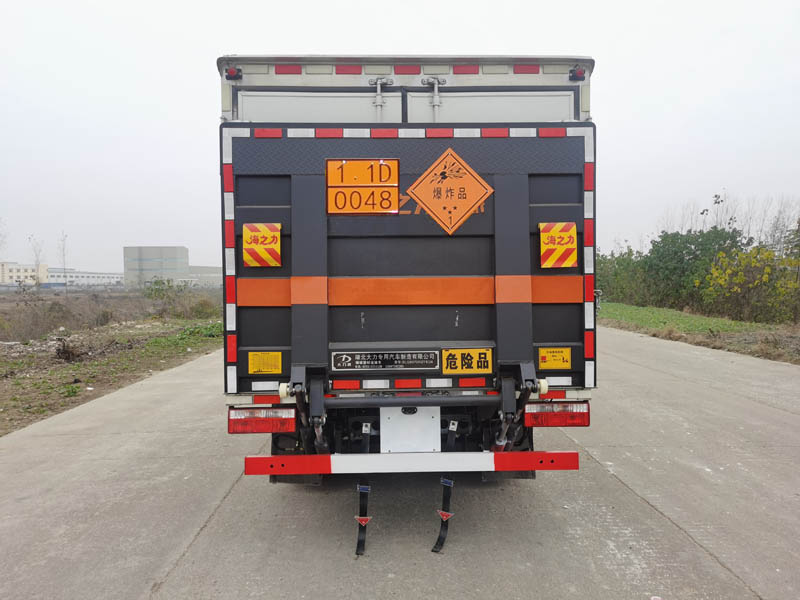 大力牌DLQ5070XQYEQ6爆破器材運(yùn)輸車公告圖片