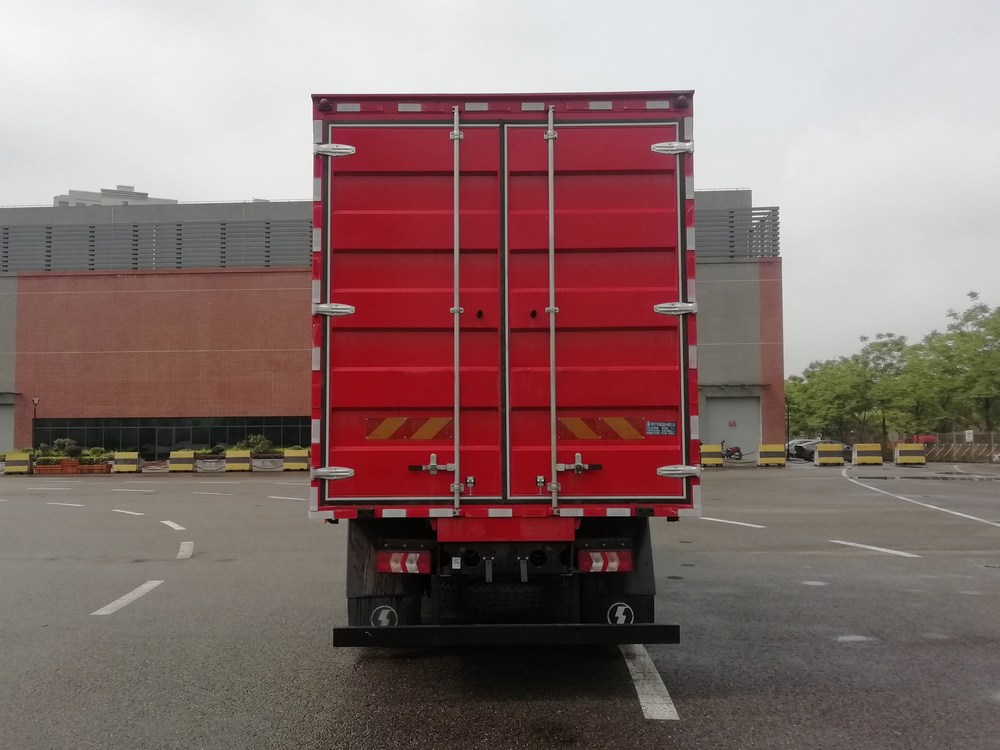 陜汽牌SX5120XXYBP6421廂式運輸車公告圖片