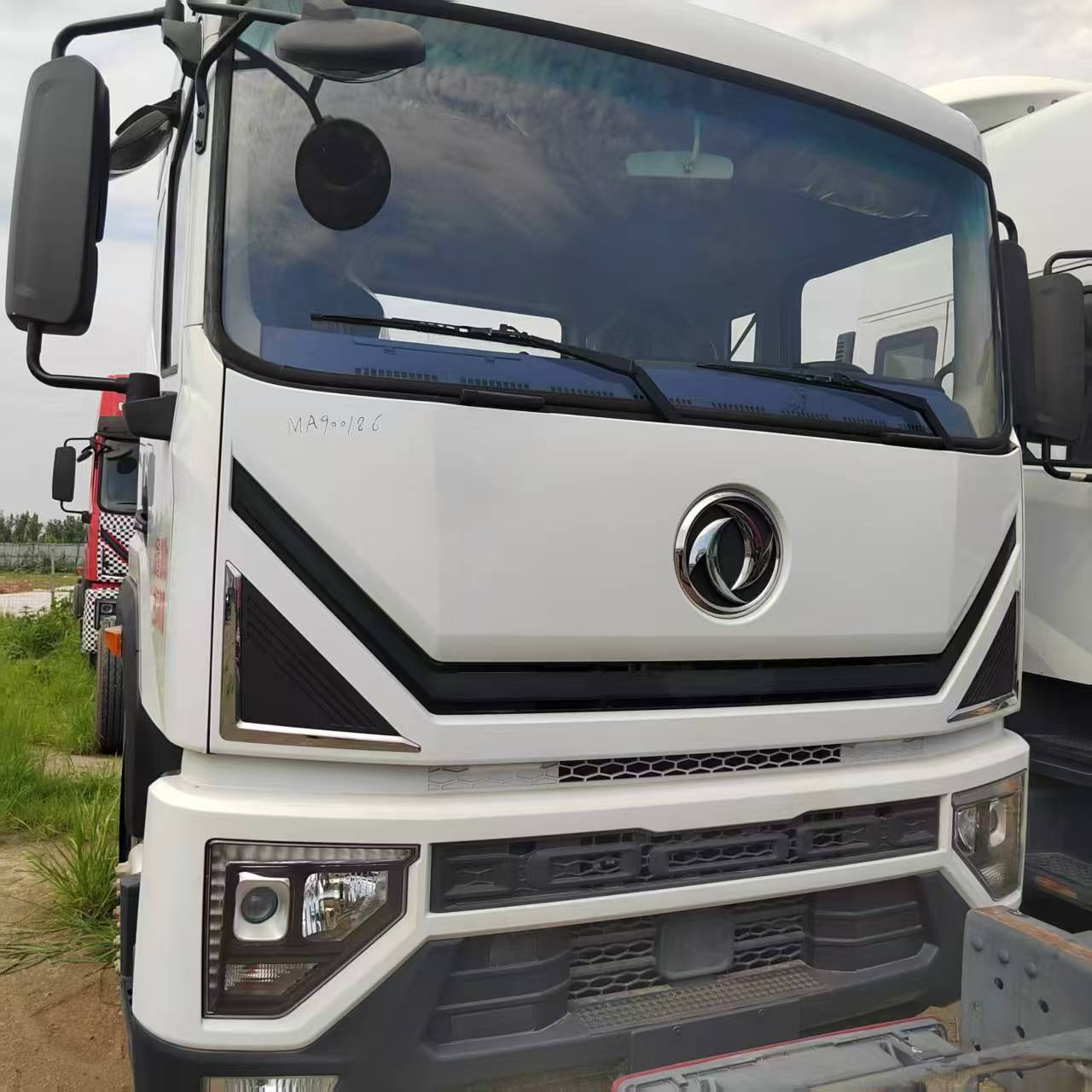 舜德牌SDS5180GPGEQ6普通液體運(yùn)輸車公告圖片