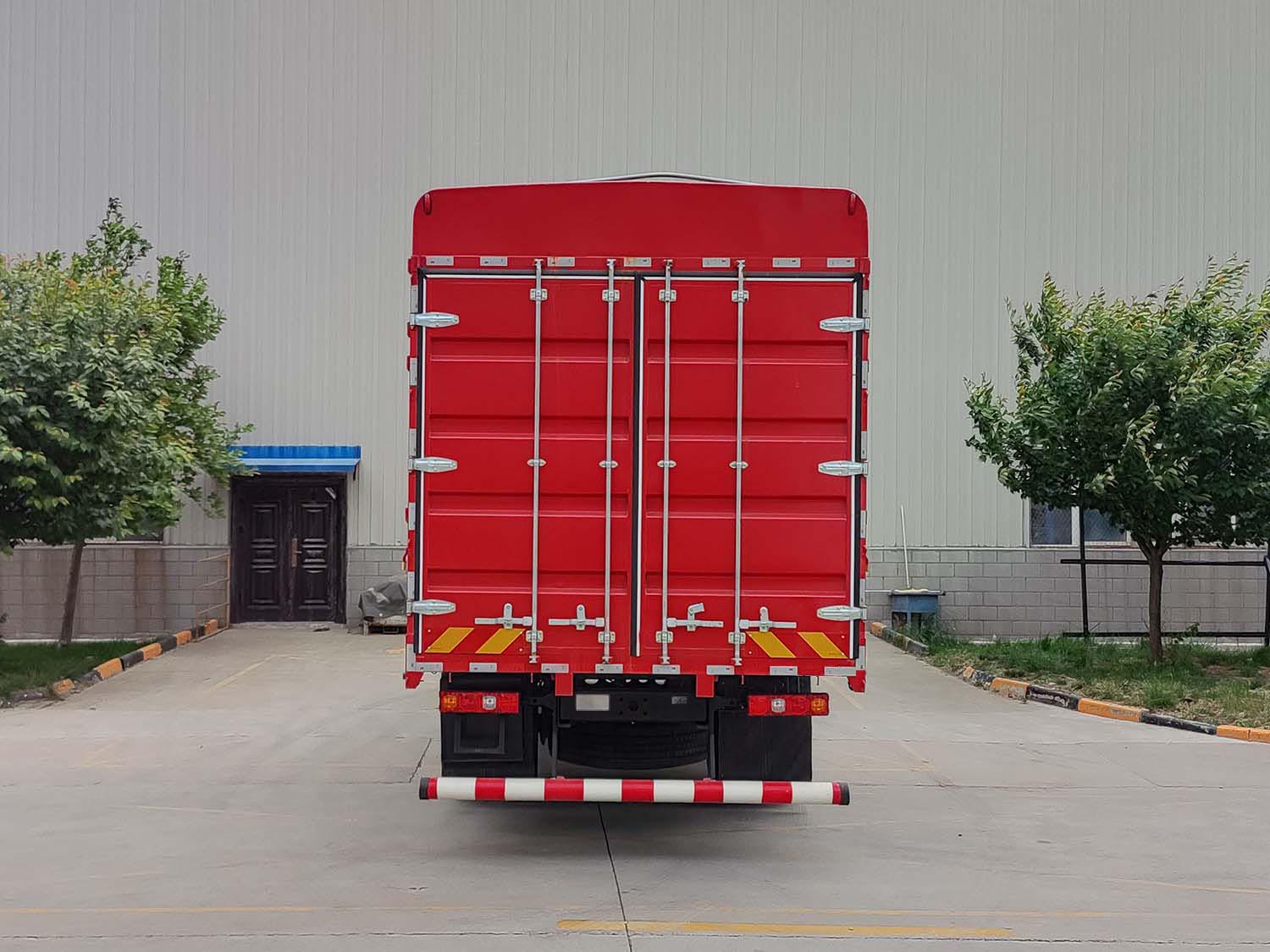 陜汽牌SX5179CCYLA501F2倉(cāng)柵式運(yùn)輸車公告圖片