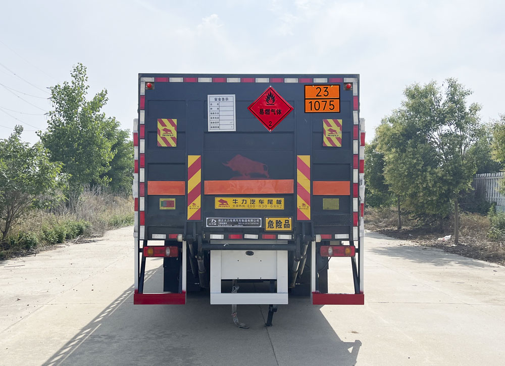 大力牌DLQ5181TQPDFH6氣瓶運(yùn)輸車公告圖片