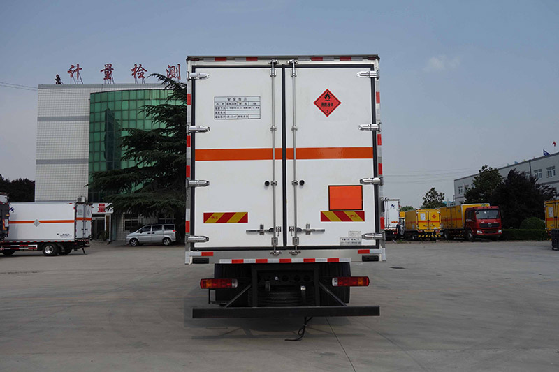 紅宇牌HYJ5180XRY-CA易燃液體廂式運輸車公告圖片