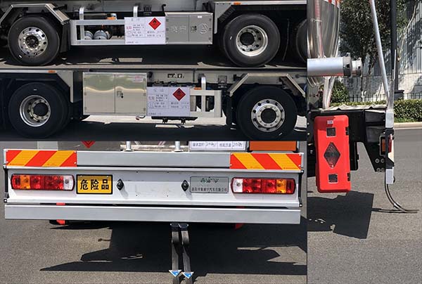 凌宇牌CLY5321GYYF2鋁合金運油車公告圖片