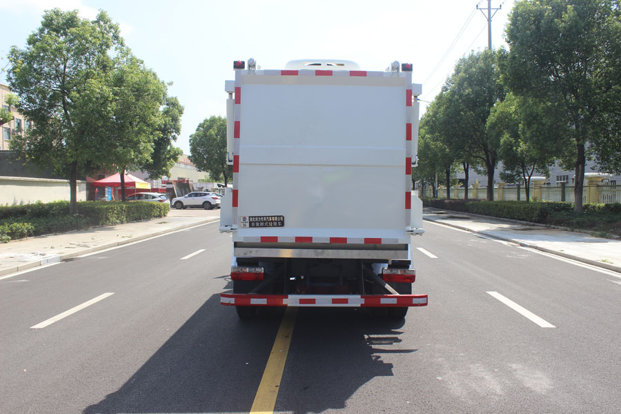 潤知星牌SCS5071ZZZEQ6自裝卸式垃圾車公告圖片